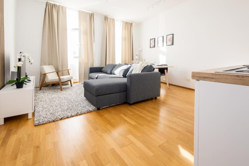 Orestaliving- 3Br On The Daube Canal/Friedensbruecke Viena Exterior foto